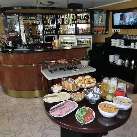 多雷尔酒店 2* 塔林